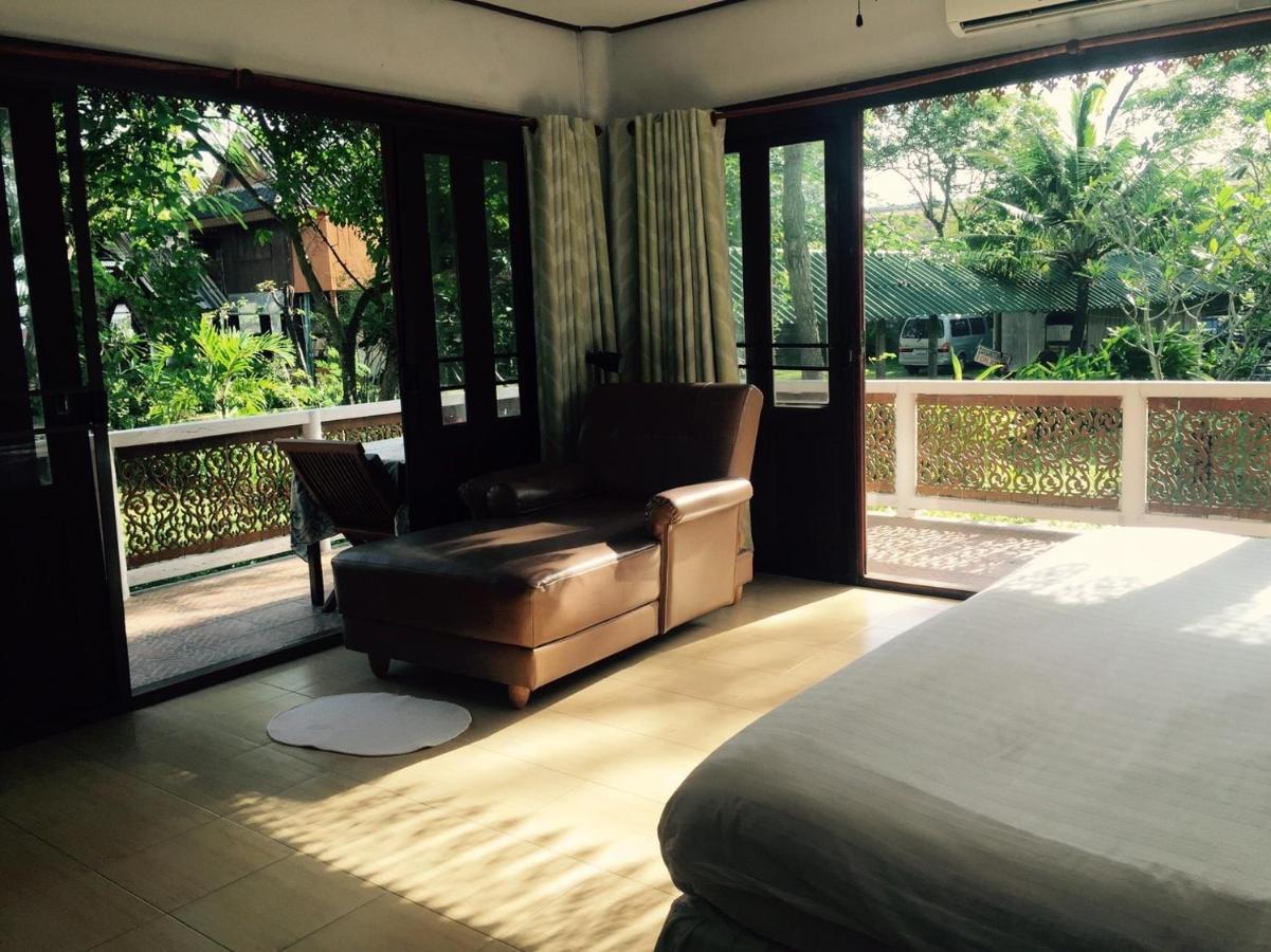 Ruen Thai Rim Haad Klaeng Luaran gambar