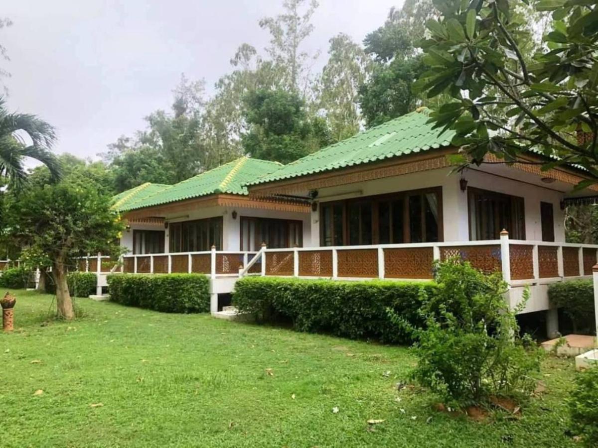 Ruen Thai Rim Haad Klaeng Luaran gambar