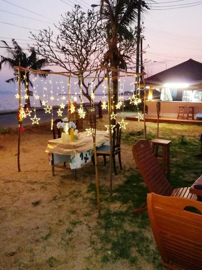 Ruen Thai Rim Haad Klaeng Luaran gambar