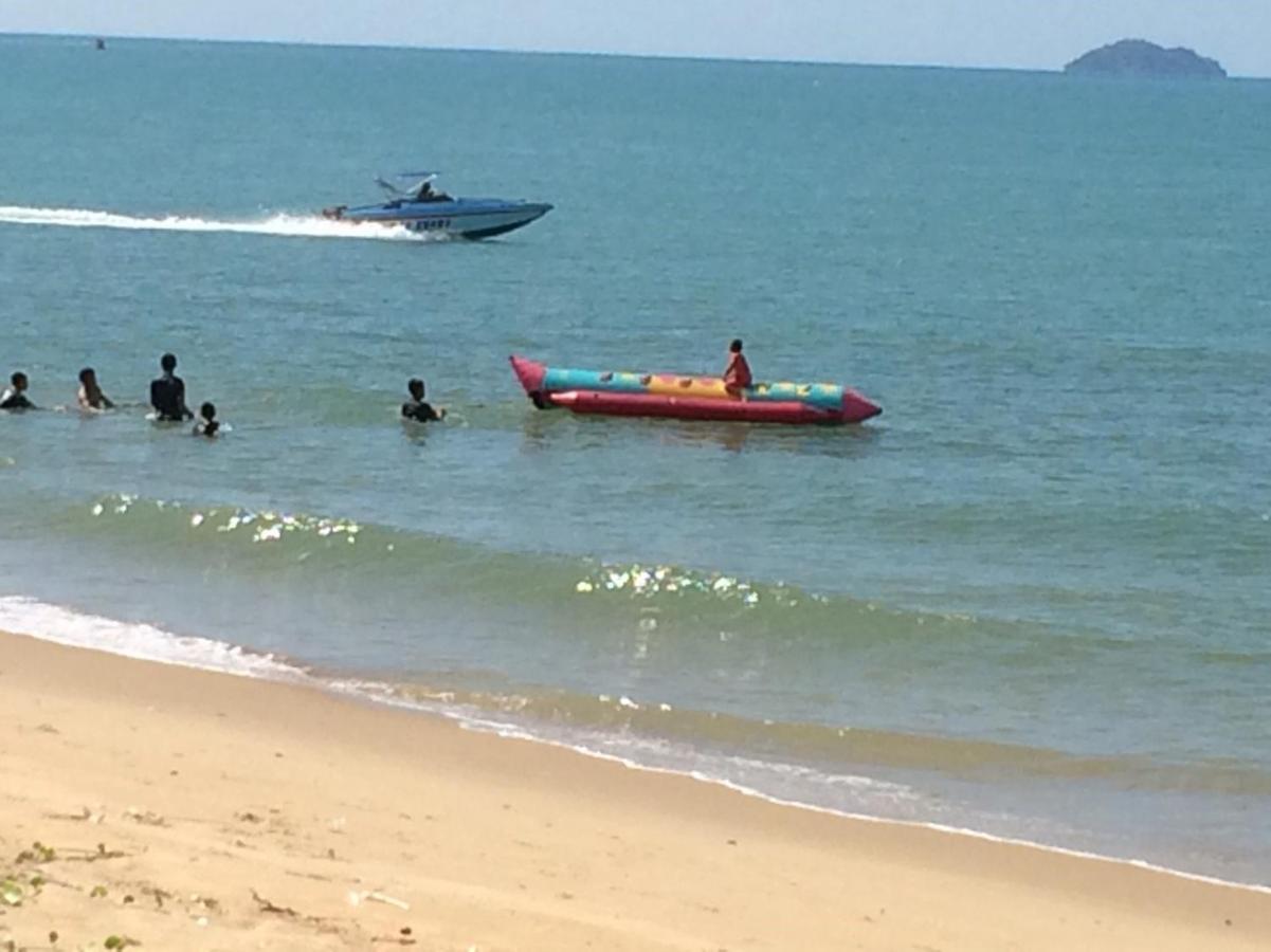 Ruen Thai Rim Haad Klaeng Luaran gambar