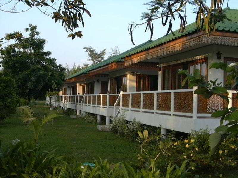 Ruen Thai Rim Haad Klaeng Luaran gambar