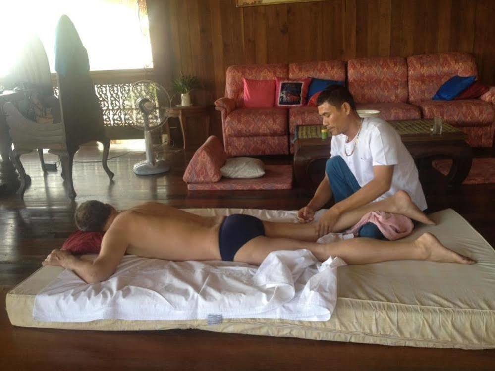 Ruen Thai Rim Haad Klaeng Luaran gambar